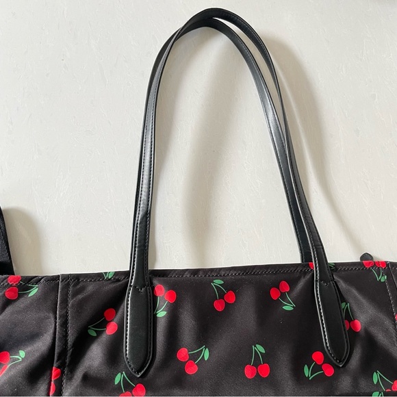 Kate Spade ♠️ Chelsea Nylon Tote- Black Cherry Print- Baby Bag - Picture 13 of 16